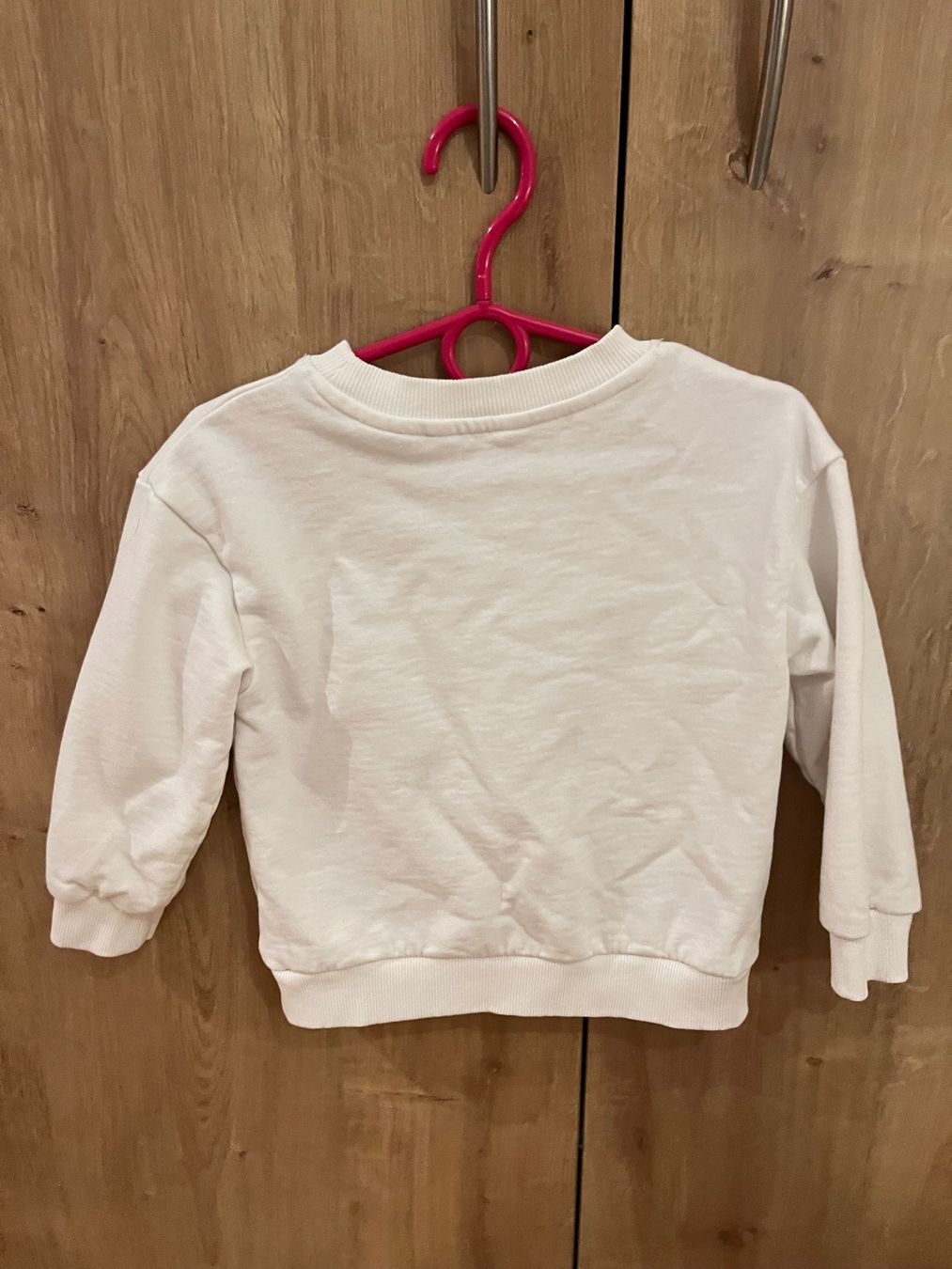 Pullover & Sweatshirts: süßer weißer Pullover mit Schleife, Größe 104 – Gebraucht aus Umiken von deb_57xk 2