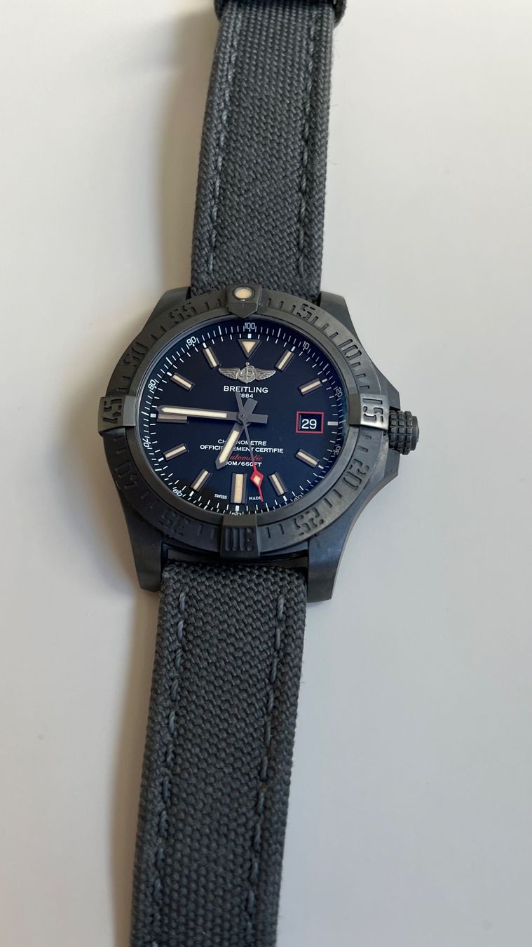 Breitling Montres: Breitling Avenger Blackbird 44 – D'occasion à Oberweningen par Lake1980