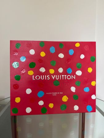 Louis Vuitton Papiersack Yayoi Kusama