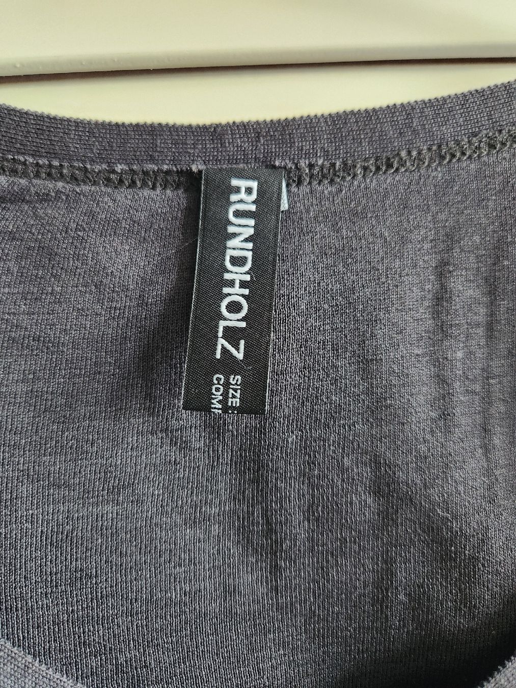 Rundholz Pullover & Sweatshirts: Rundholz mainline pull gris en coton – Gebraucht aus Lausanne von man_rw9q 4