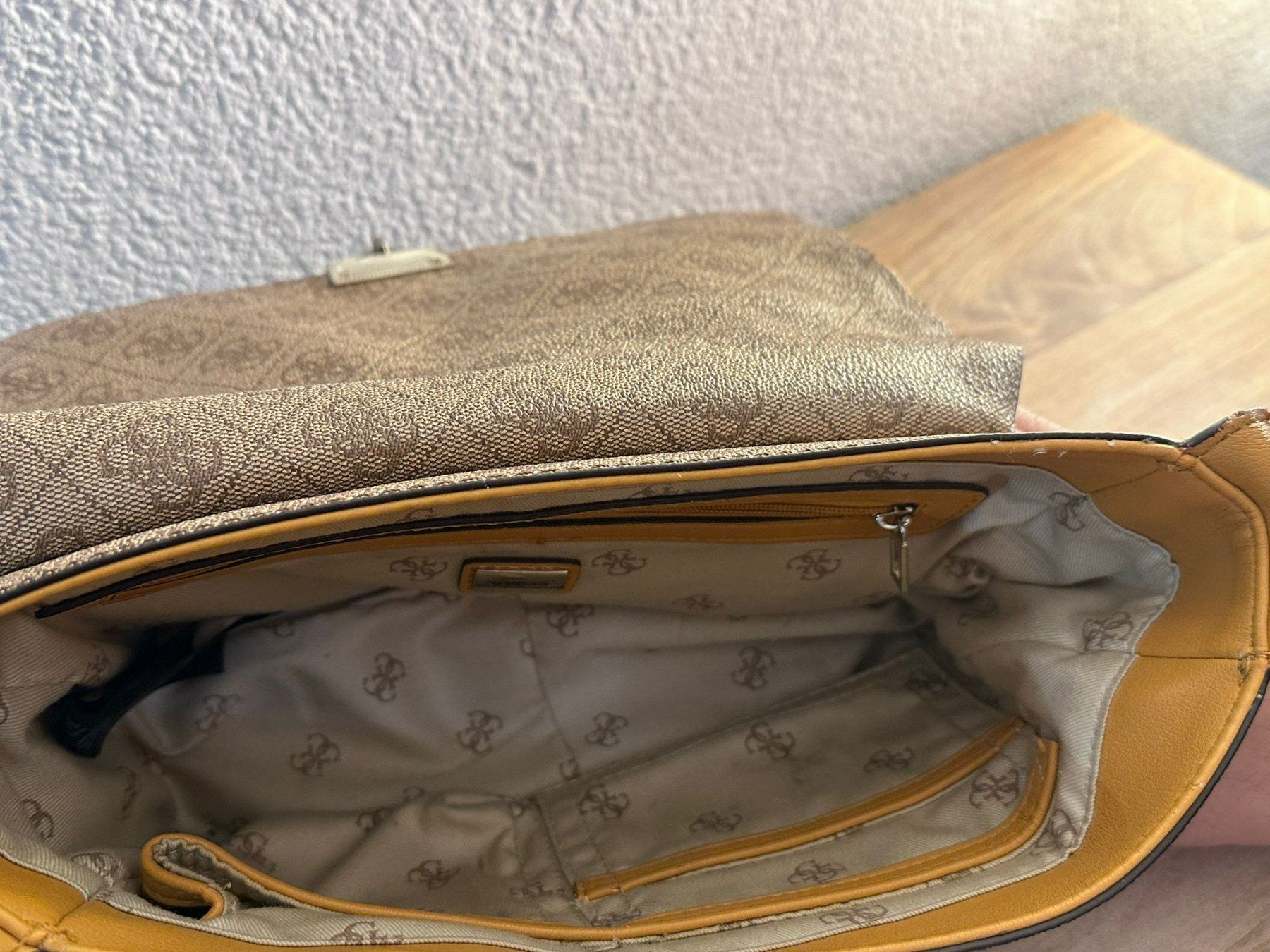 Guess Borse da donna: Guess Tasche – Braun Monogram – Usato da winterthur venduto da Ricardorounen 6