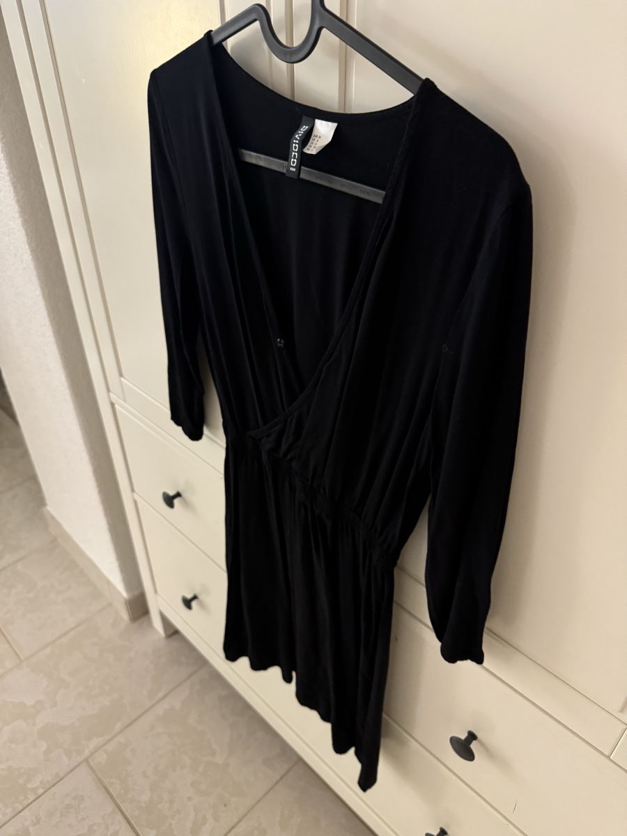 H&M Vestiti: Chic Black H&M Wrap Dress – Usato da Bülach venduto da dan_7scp 3