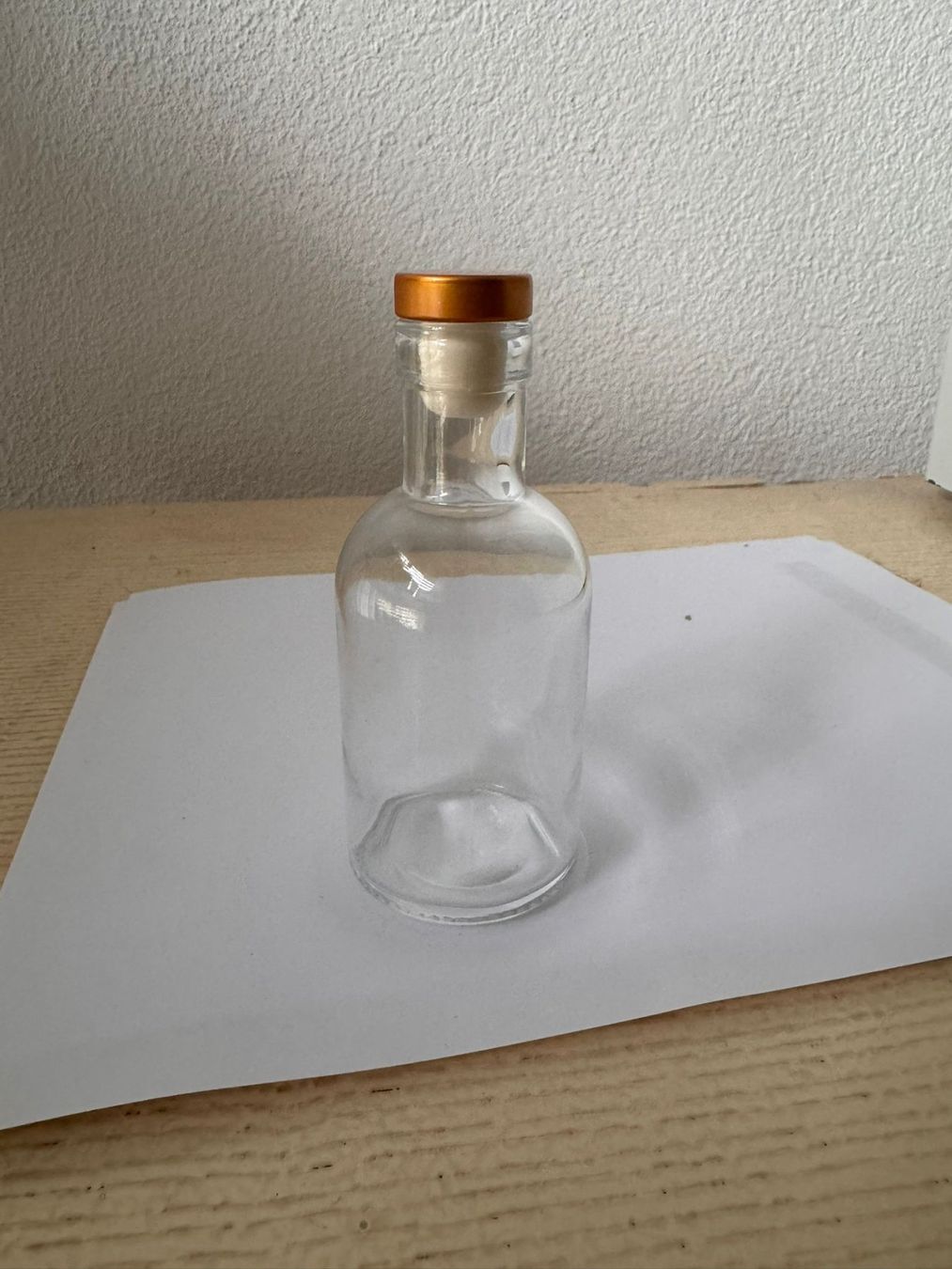 Apparecchiature e tecnologia a gas: Set mit 40 kleinen Glasflaschen 100ml – Nuovo e nell'imballaggio originale da Bern venduto da marcogut 1