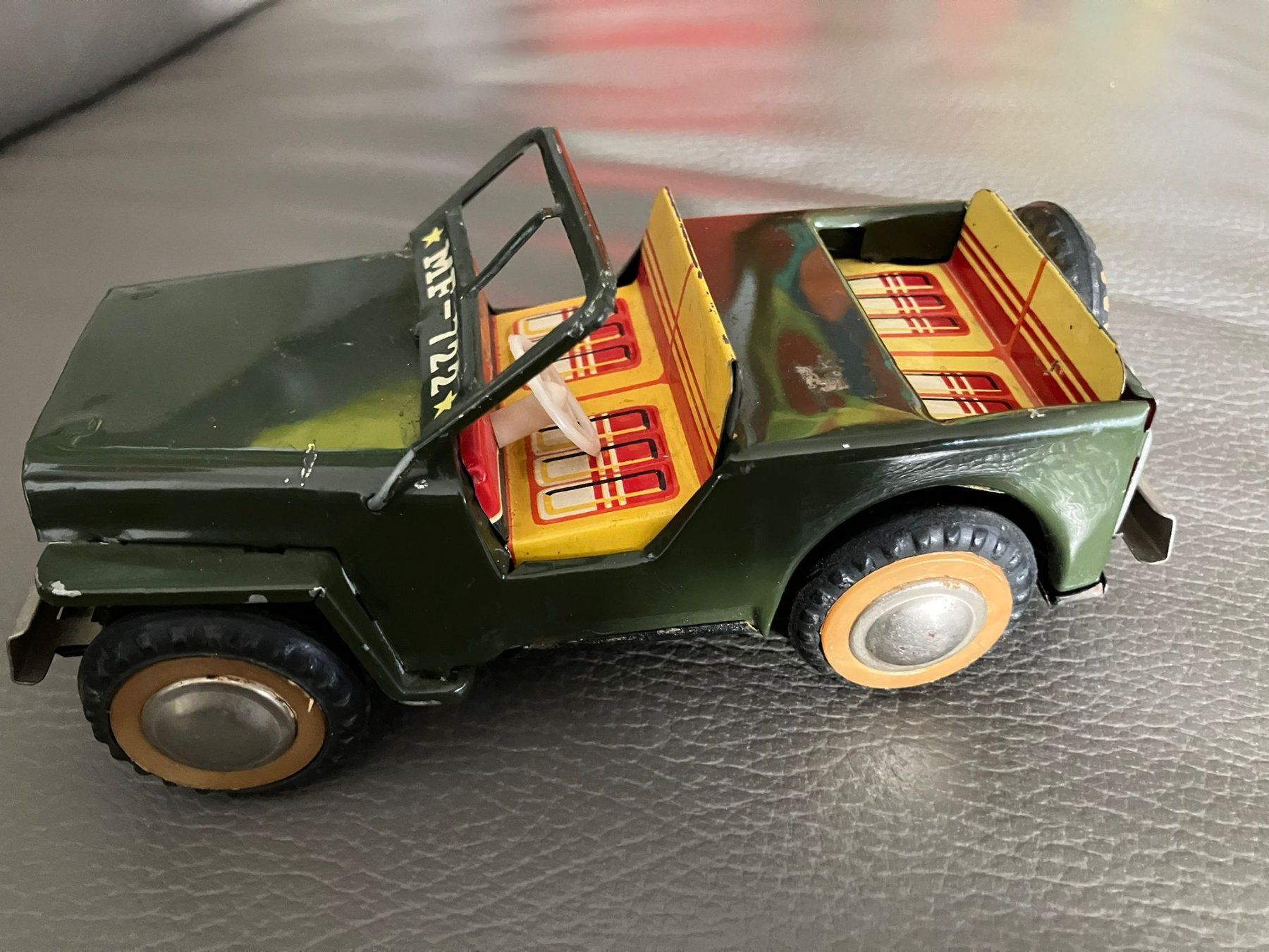 Kit di modellismo & Modellini statici: Modellino Jeep militare MF-722 – Usato da Melano venduto da H-Sara