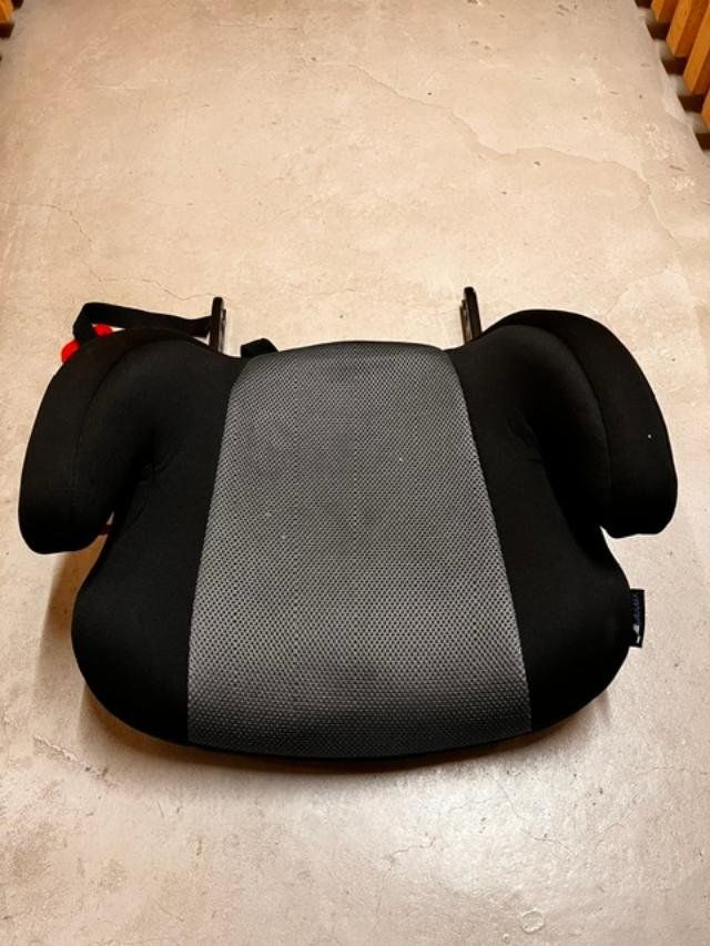 Seggiolini per auto: Child seat group 2. – Usato da Niederglatt ZH venduto da ANTONIS1895