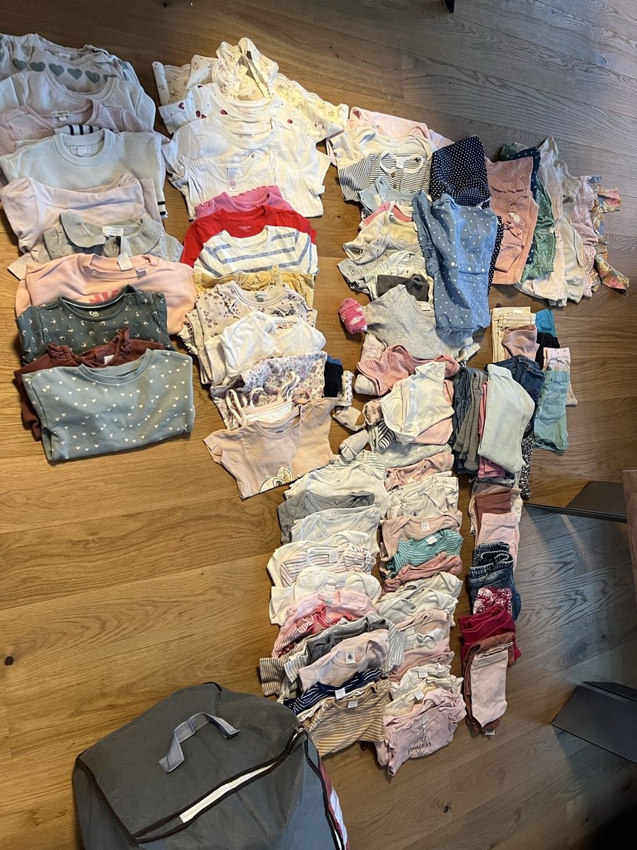 Lotti & Set di vestiti: Kleiderpaket Mädchen Gr 92 – Usato da Wünnewil venduto da SarHubl