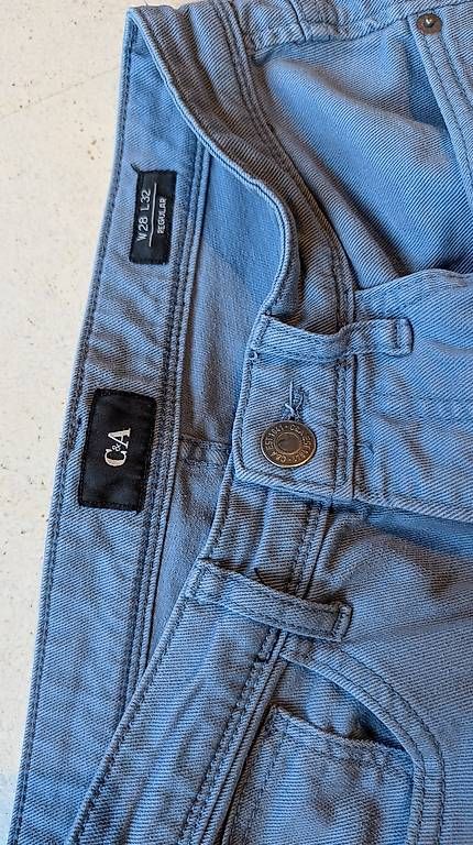 Jeans: Jeans blau Grösse 28/32 – Usato da Ennenda venduto da Islay
