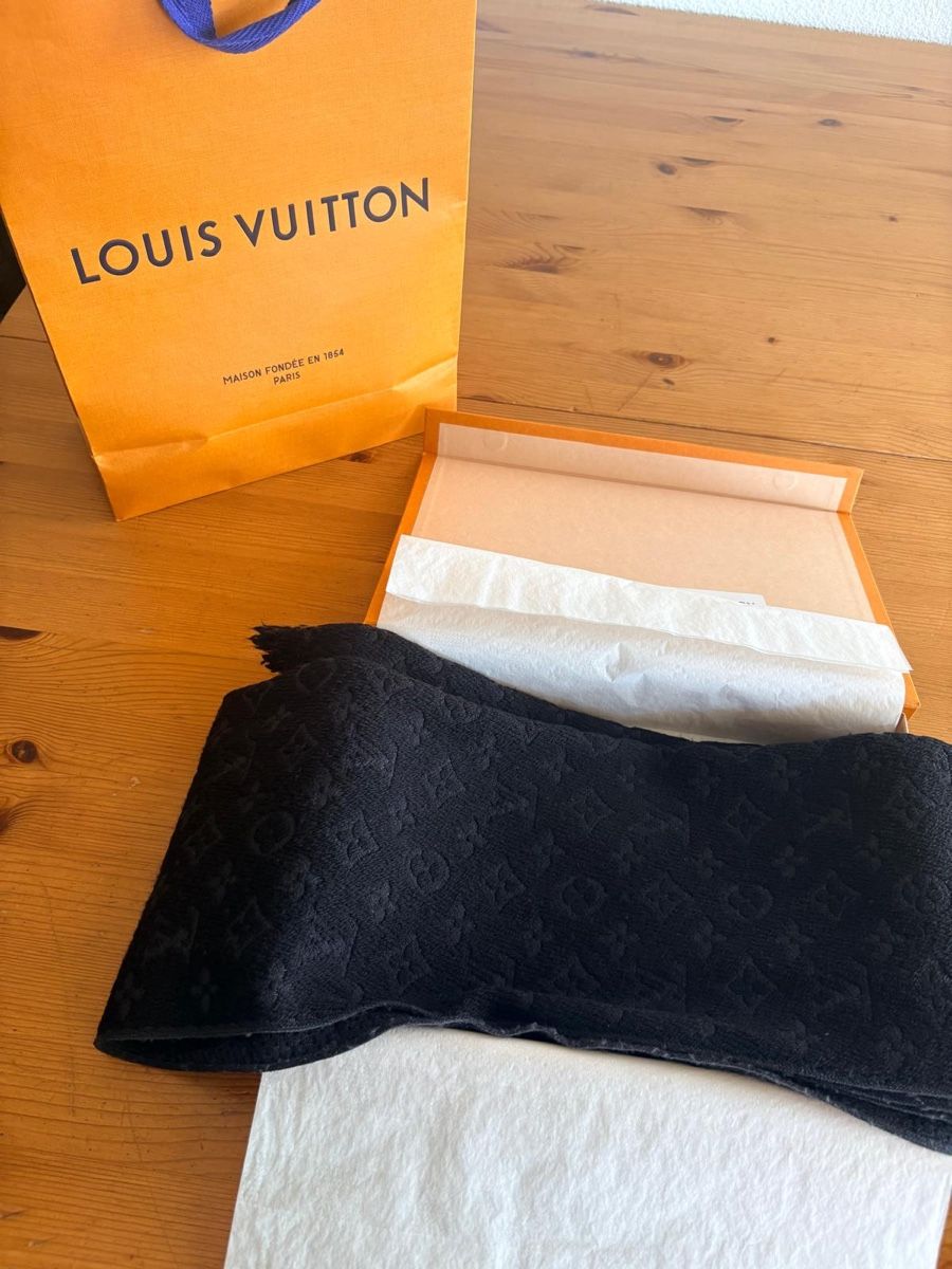 Louis Vuitton Echarpes: Écharpe Louis Vuitton  – Neuf (Voir description) à Yverdon-les-Bains par dia_jhj7 1