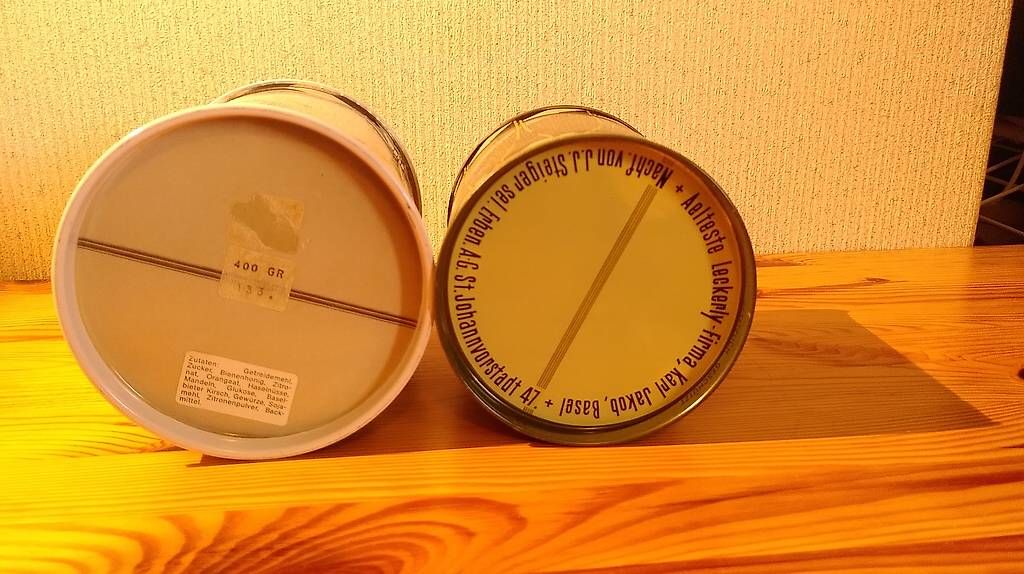 Tutte le decorazioni: Antike Basler Läckerli Büchsen  – Usato da Bönigen venduto da Gaemsi87 3