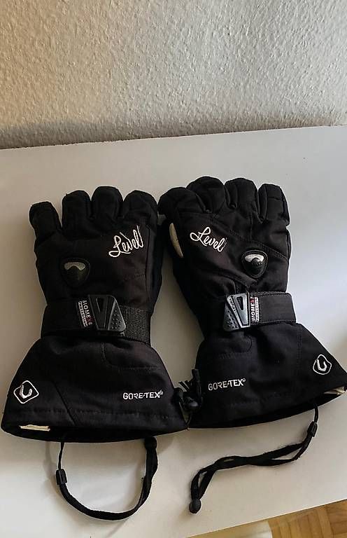 Guanti & manicotti: Gore-Tex Snowboardhandschuhe  – Usato da Basel venduto da yil_2yz6