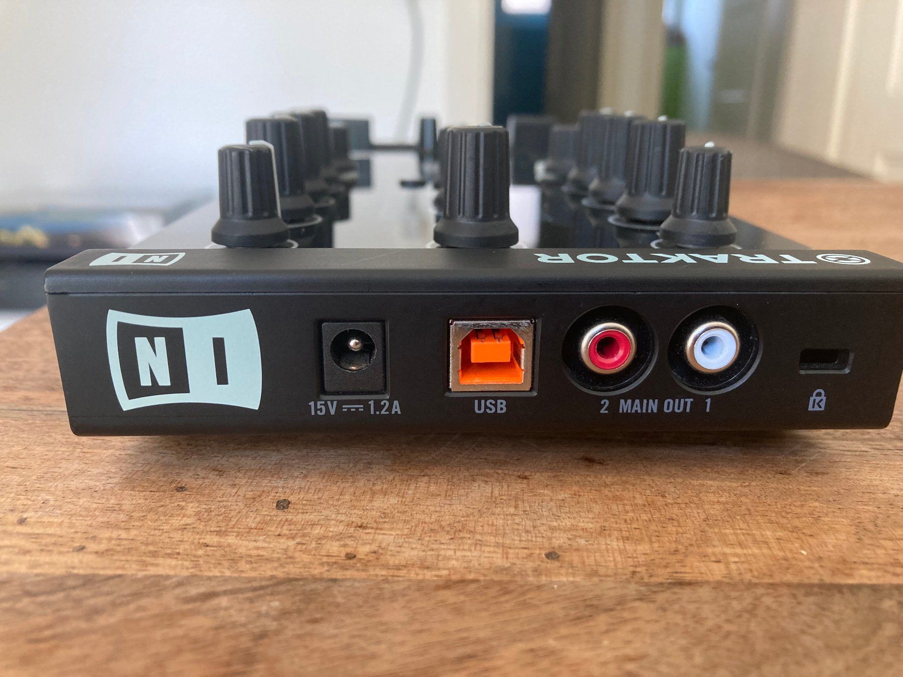 Traktor Console di mixaggio: Native Instruments Traktor Kontrol Z1 – Usato da Zürich venduto da LustForLive 2