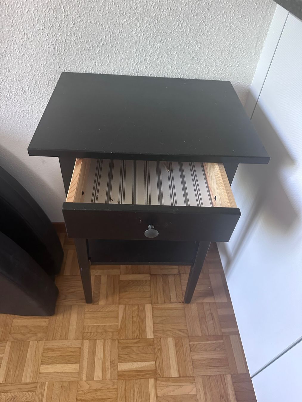 Comodini: Nachttisch schwarz mit Schublade und Ablage – Usato da Horgen venduto da nicci111 1