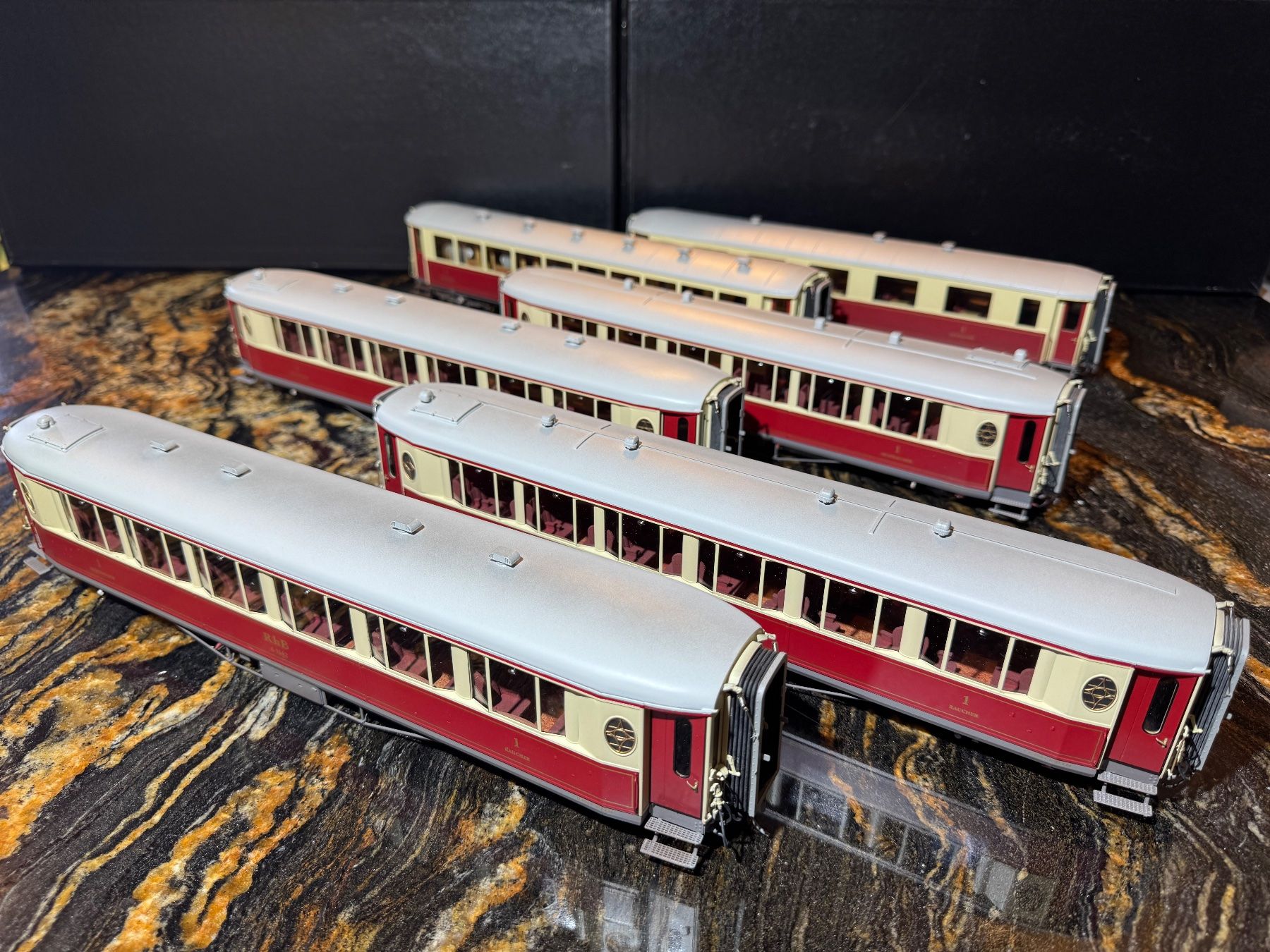 Modellini di ferrovie: Model Rail - Salonzug, Om – Usato da Krummenau venduto da ferrotech 6
