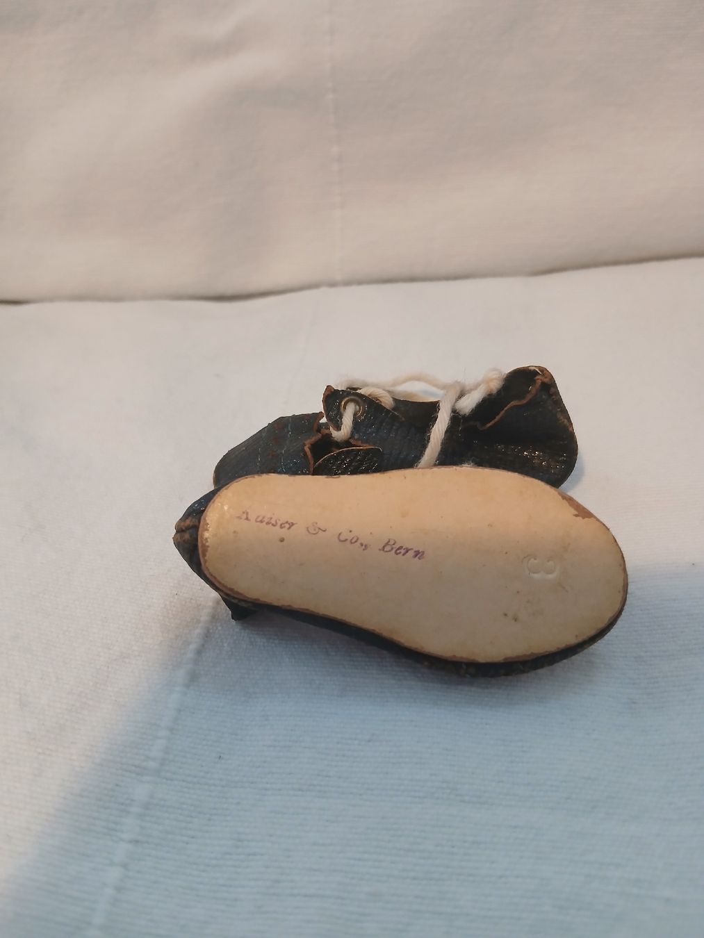Bambole: Antike Puppenschuhe von Kaiser&Co Bern – Usato da Heimberg venduto da smi_jl82 2