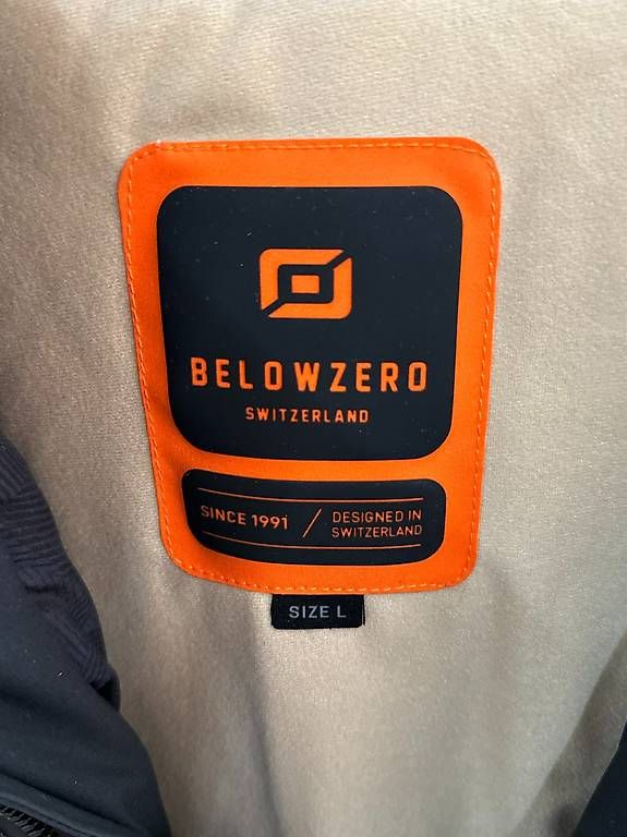 Giacche: Belowzero Wintersport Jacke Blau Grau Unisex NEU – Usato da Sursee venduto da pilatus.sport 1