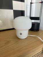 Niedliche Pilzlampe von Ikea namens Tokabo