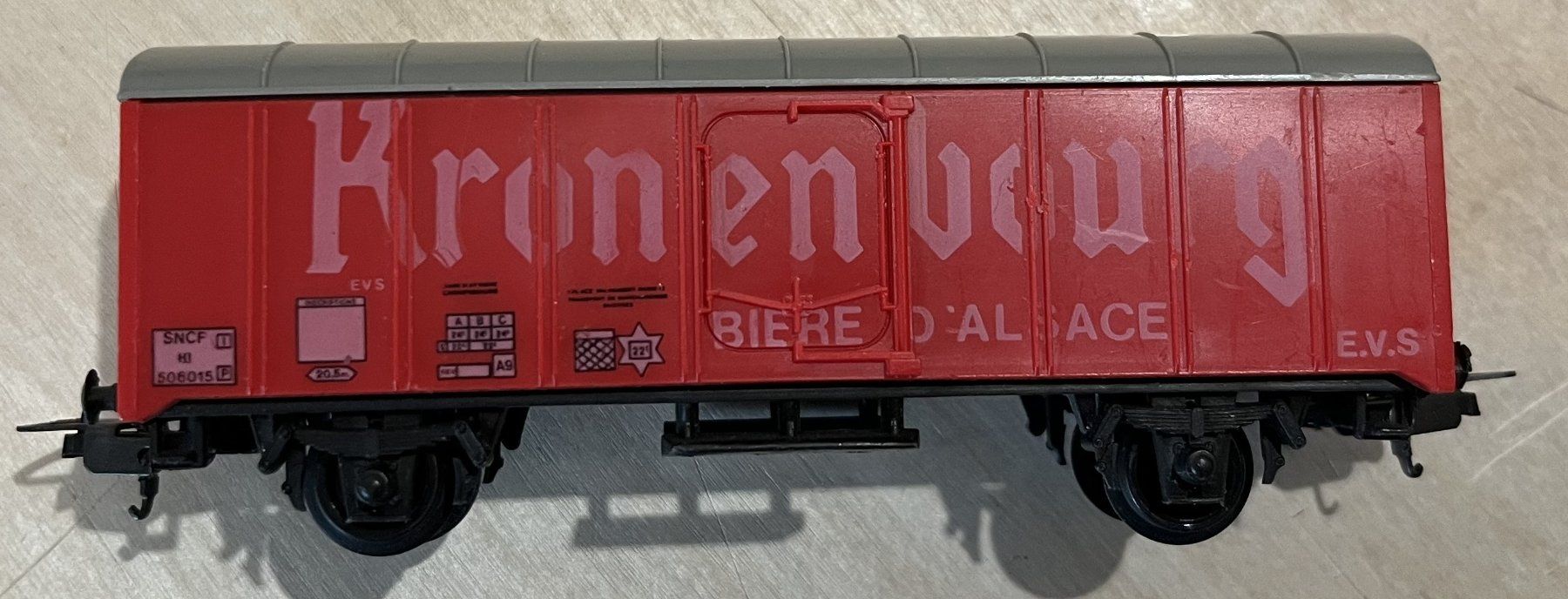Jouef Modellini di ferrovie: Jouef Wagon couvert Kronenbourg – Usato da SION venduto da Patrick1950