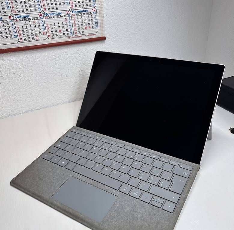 Tablettes PC: Windows Surface  – D'occasion à Basadingen par ETOlias 1