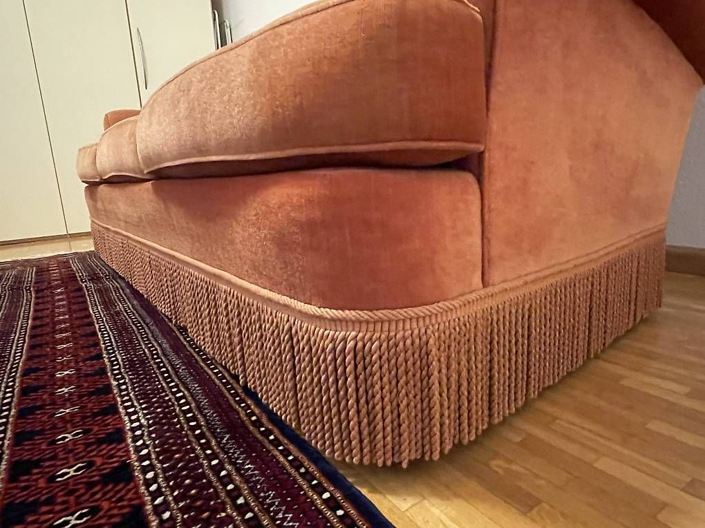 Divani: Kleines rotes Sofa mit drei Sitzplätzen – Usato da Basel venduto da MarcoJay13 1