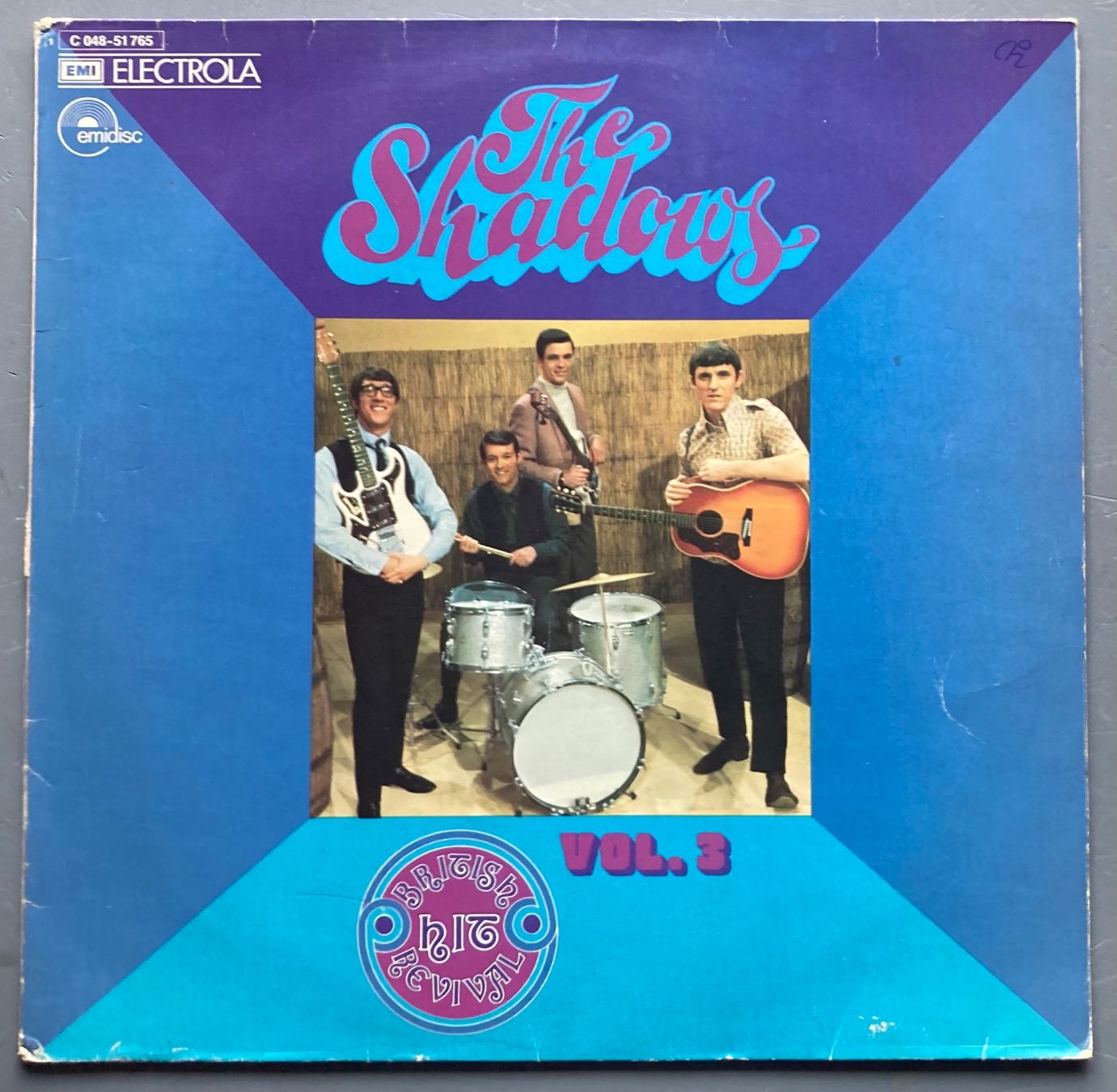 Vinyles: THE SHADOWS - THE SHADOWS – D'occasion à Poliez-Pittet par Newtown-Records