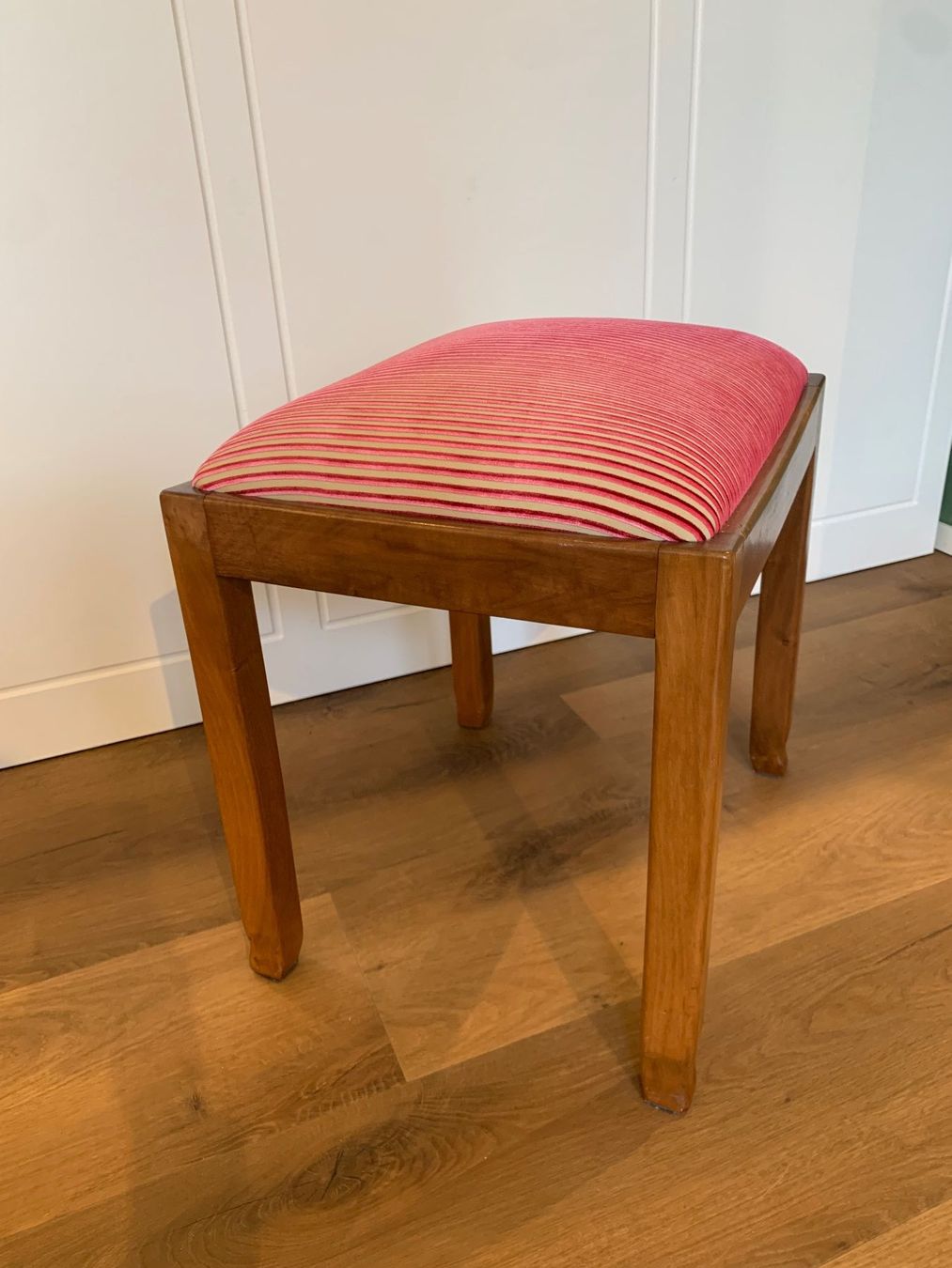 Hocker: Hocker neu gepolstert und bezogen – Neu (gemäss Beschreibung) aus Luzern von stilwerkstatt 2