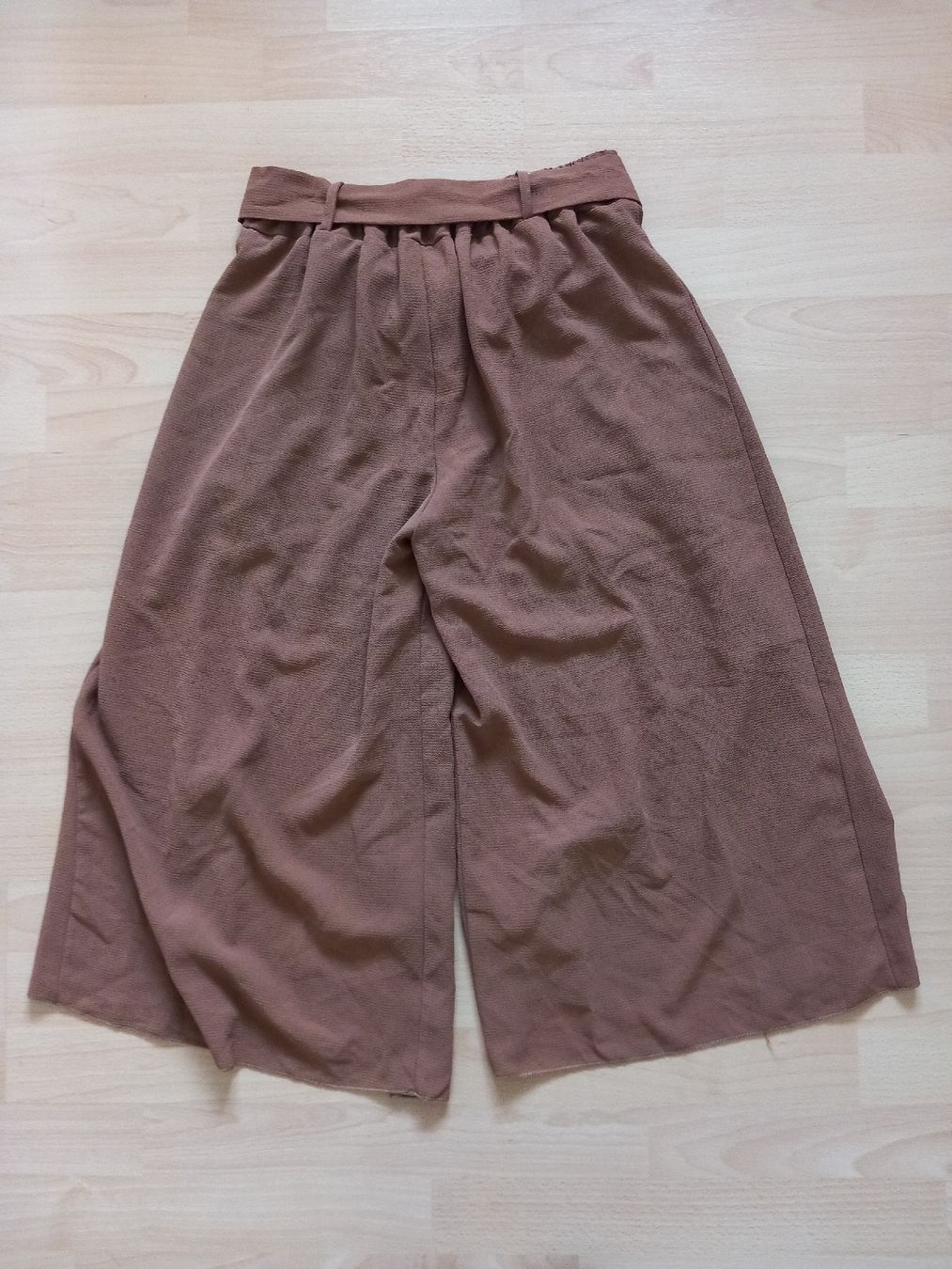 Pantaloni: Pantalon d'été ample marron rouillé – Usato da Faoug venduto da per_kp6r 1