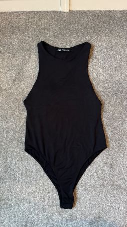 Zara Body schwarz ärmellos Rundhalsausschnitt Grösse S
