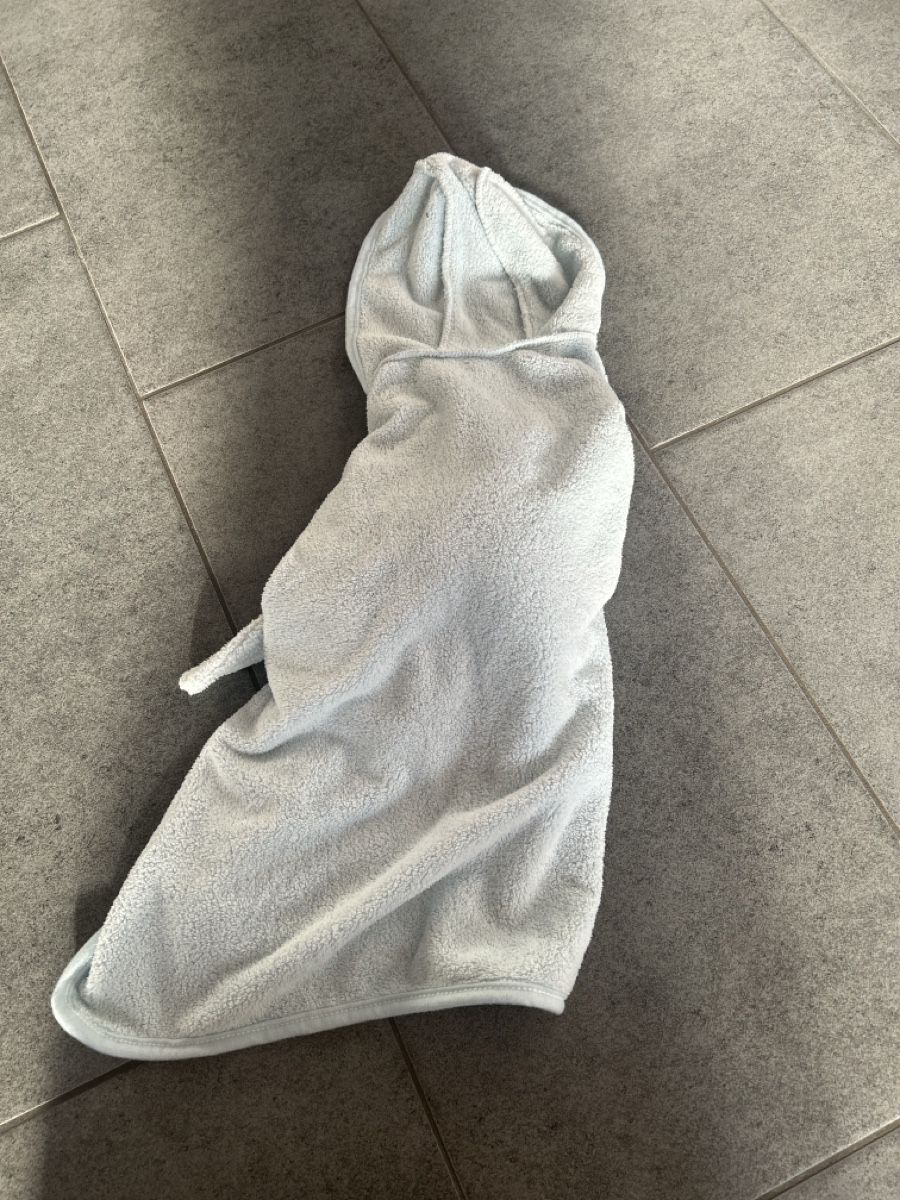 Abbigliamento: Hunde -Badetuch mit Kapuze, hellblau – Usato da Mühledorf SO venduto da Dania77 1