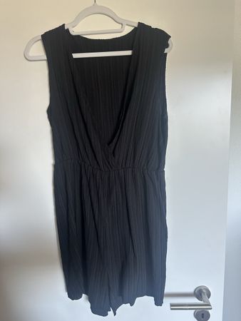 Jumpsuit kurz schwarz Grösse M Neu