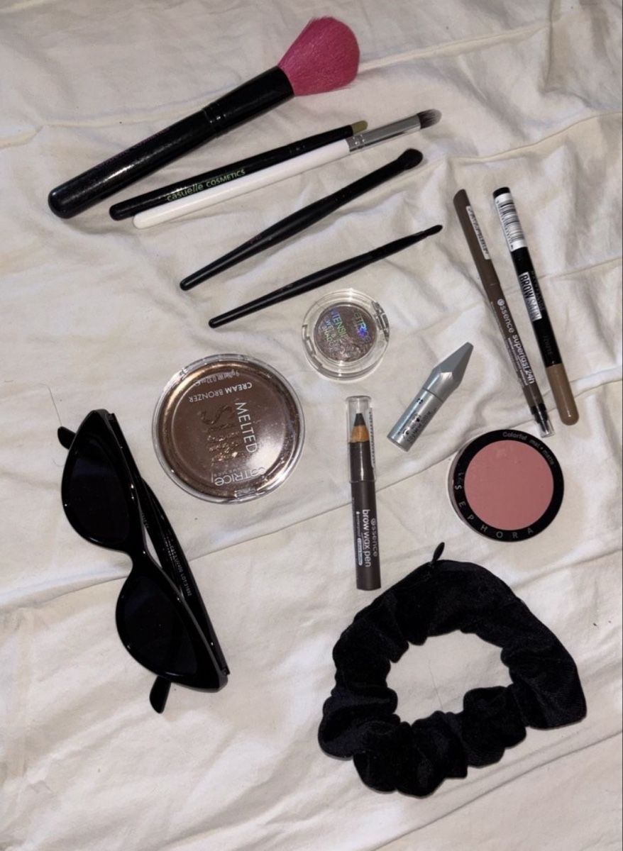 Make-up: Make up sets, alles neu – Nuovo (secondo la descrizione) da Fislisbach venduto da secondhandF 1