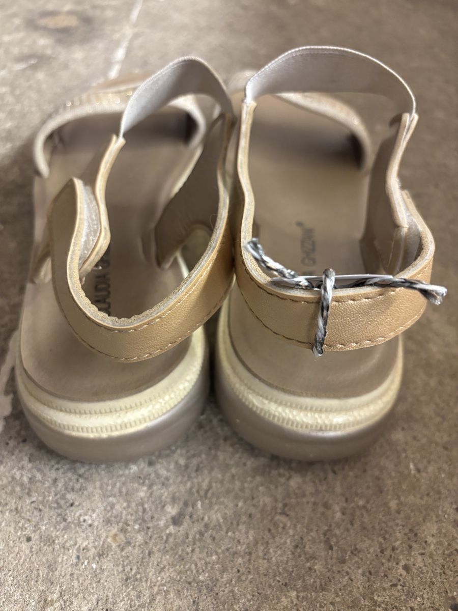 Damenschuhe: Sandale Mädels  Gold, Grösse 37 – Gebraucht aus Büren an der Aare von Nikito2001 2