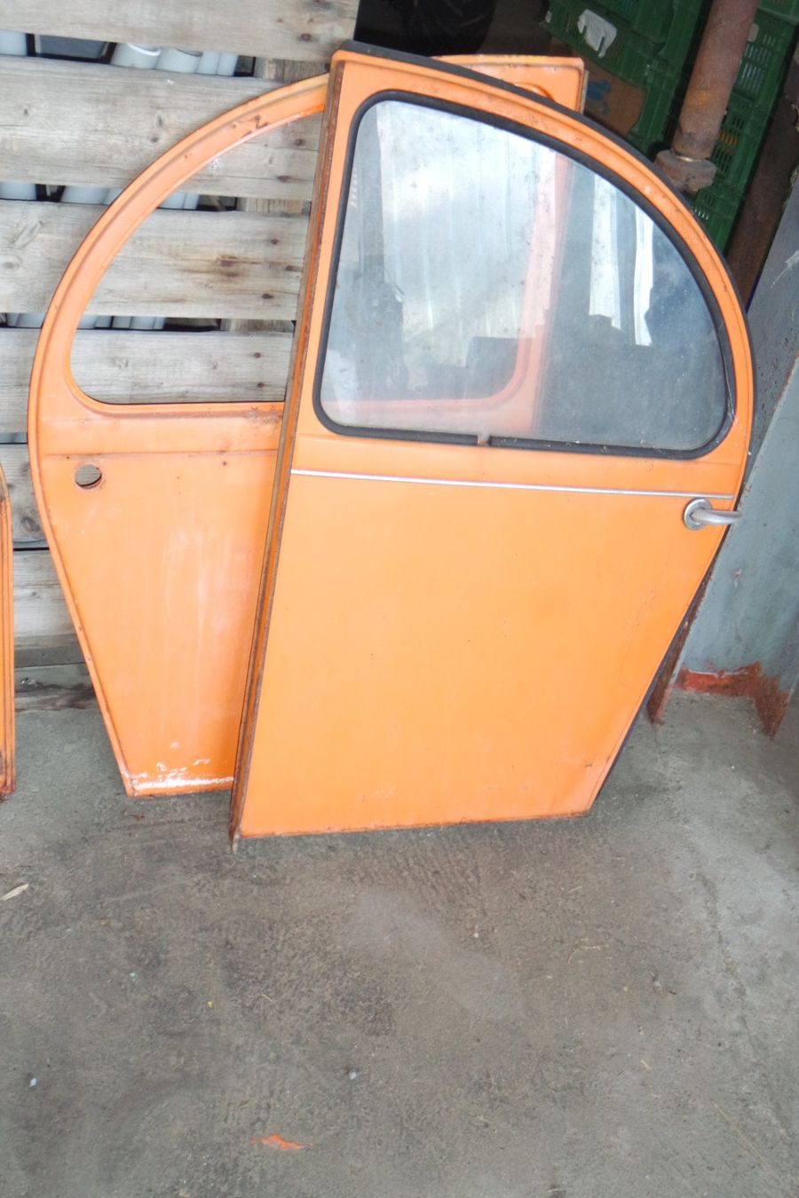 Citroën Tutti pezzi di ricambio auto: 4 Portes pour 2 CV – Usato da Avenches venduto da Brocadou 1