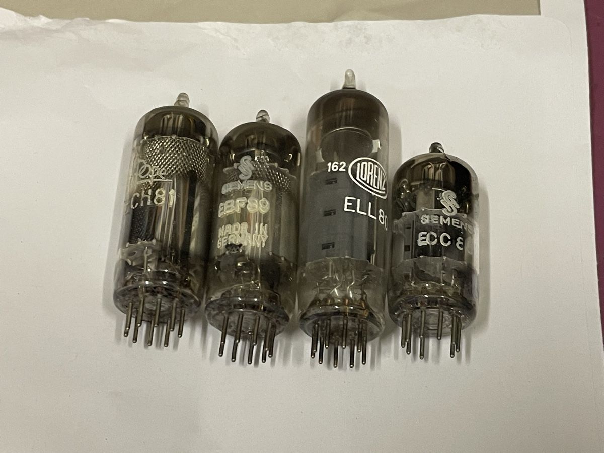Componenti elettronici: 4x 80er Röhren gebraucht  – Usato da Oftringen venduto da Jradioman 1
