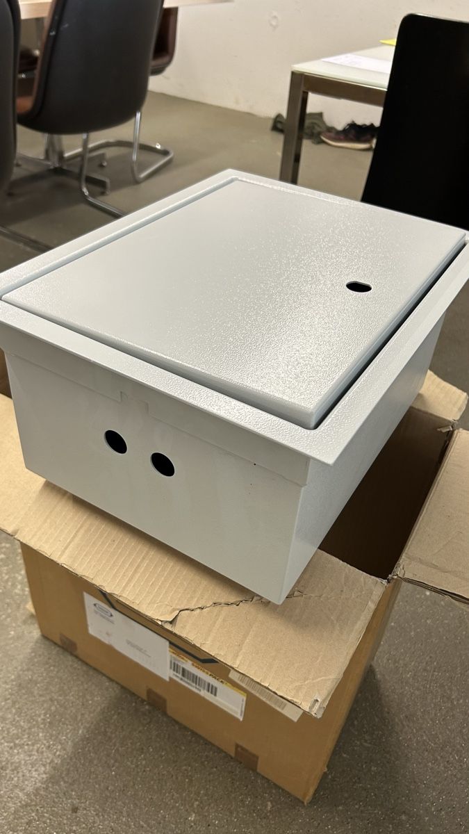 Schränke: Wisar Elektrokasten Mauerkasten – Neu und originalverpackt aus Rottenschwil von Yoshiworks