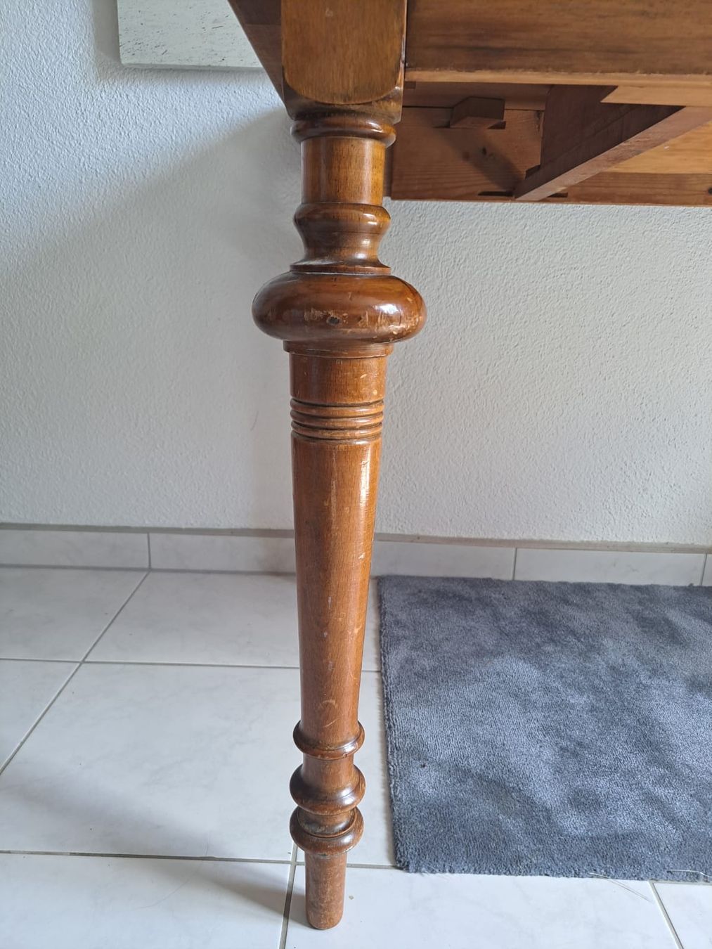 Tavoli: Antiker Biedermeier Tisch – Usato da Laufen venduto da jer_w9tl 3