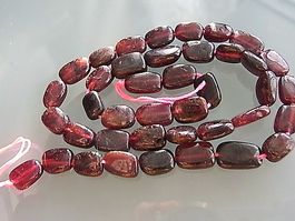 Granat Perlen Ovale ca.  10x8mm Strang