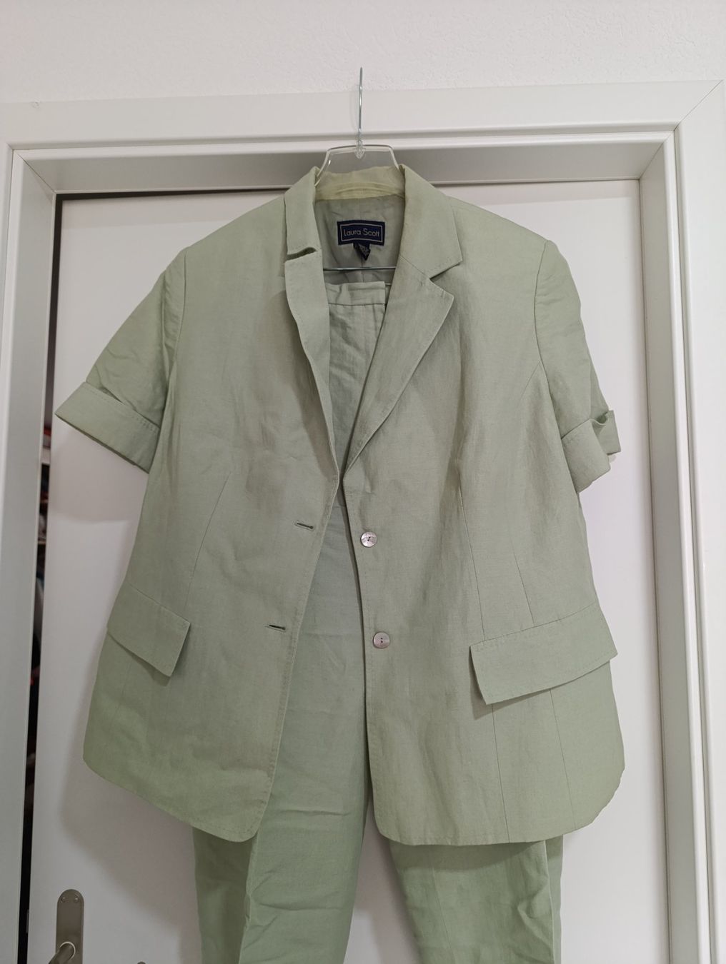Giacche: Ensemble deux pièces vert – Usato da St-Cergue venduto da Neviana 1