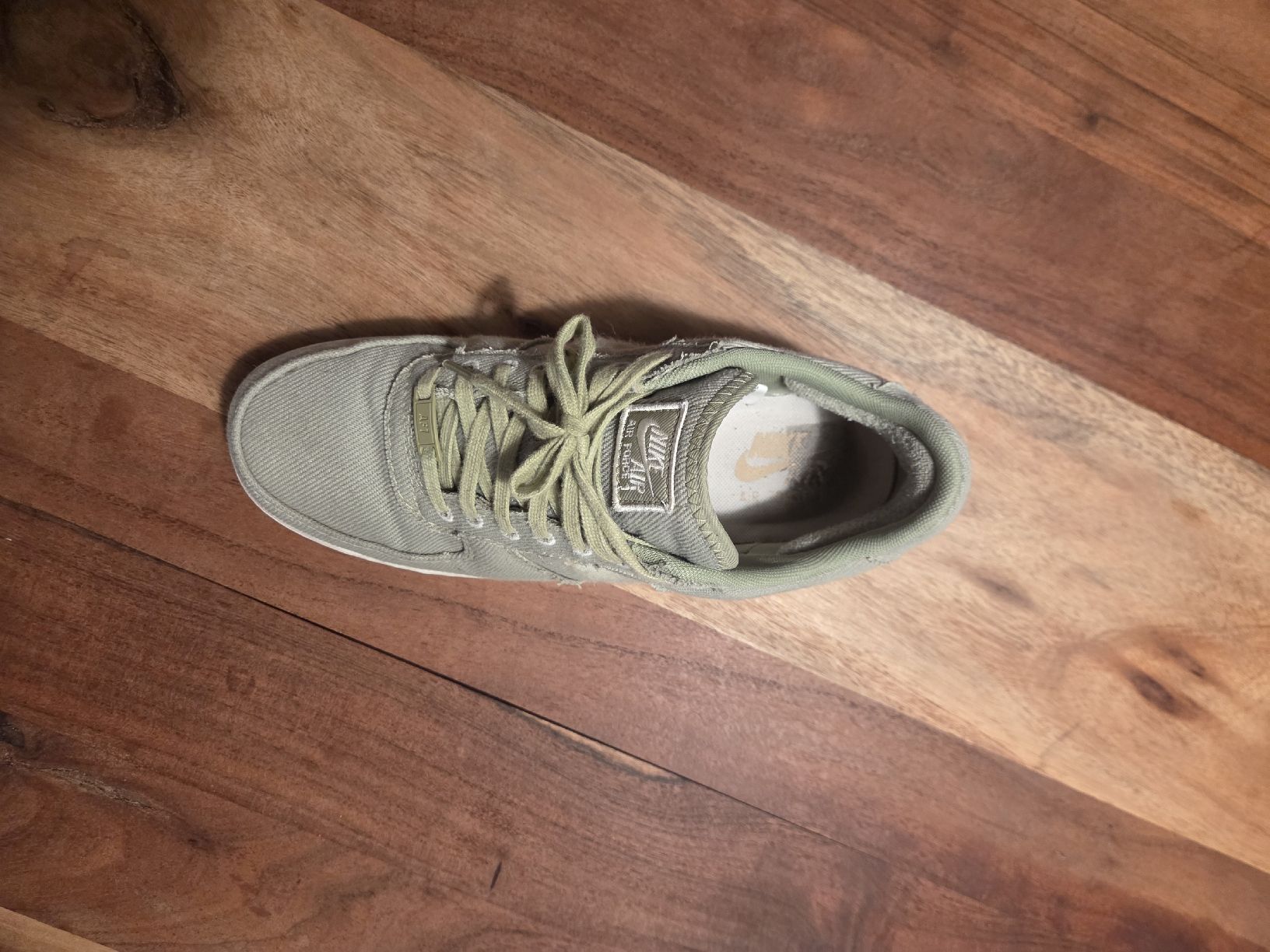Nike Chaussures hommes: Baskets Nike Air Force 1 vert olive taille 45 – D'occasion à Arconciel par oli_pd2h 3