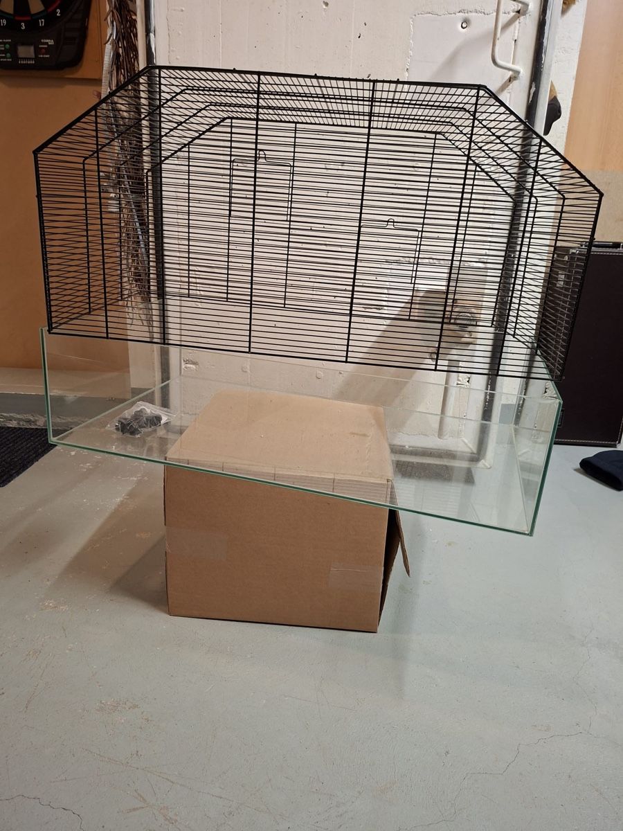 Käfige, Transport & Sicherheit: Hamstergehege – Gebraucht aus Horgen von sas_gd8m