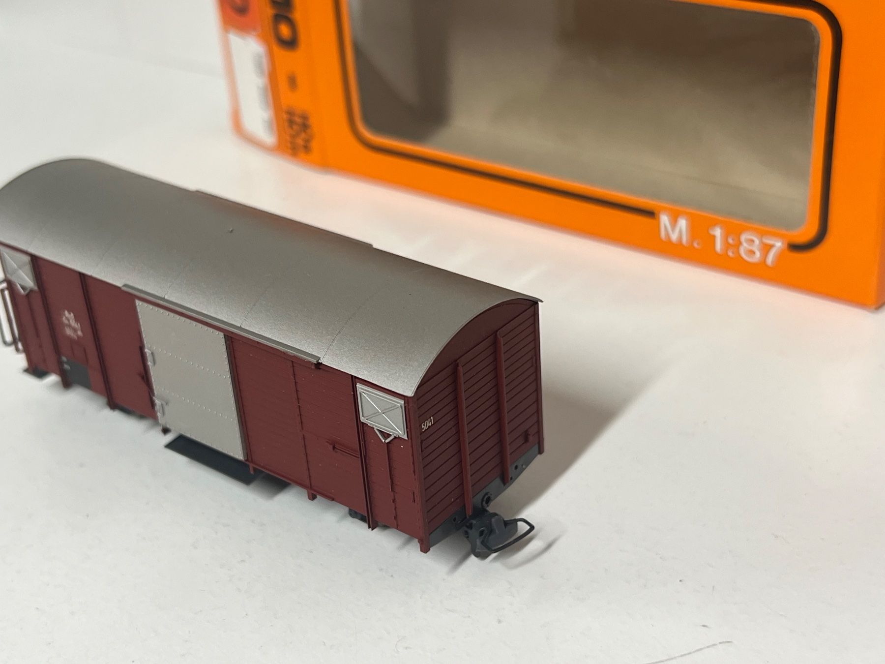 Bemo Modellini di ferrovie: Bemo 2250 ged. Güterwagen RhB H0m – Usato da Neuenhof venduto da ludovicco 4