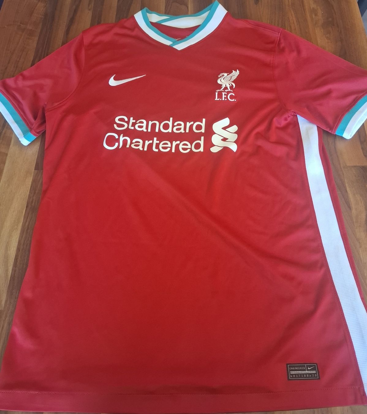 Leibchen & Hosen: Maillot Liverpool taille L – Gebraucht aus Lausanne von SwissFootballShirt