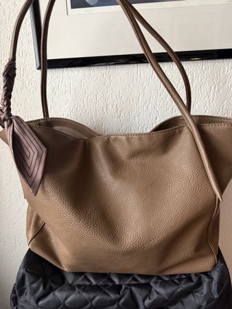 Sac à main Manor taupe, parfait pour cet automne!