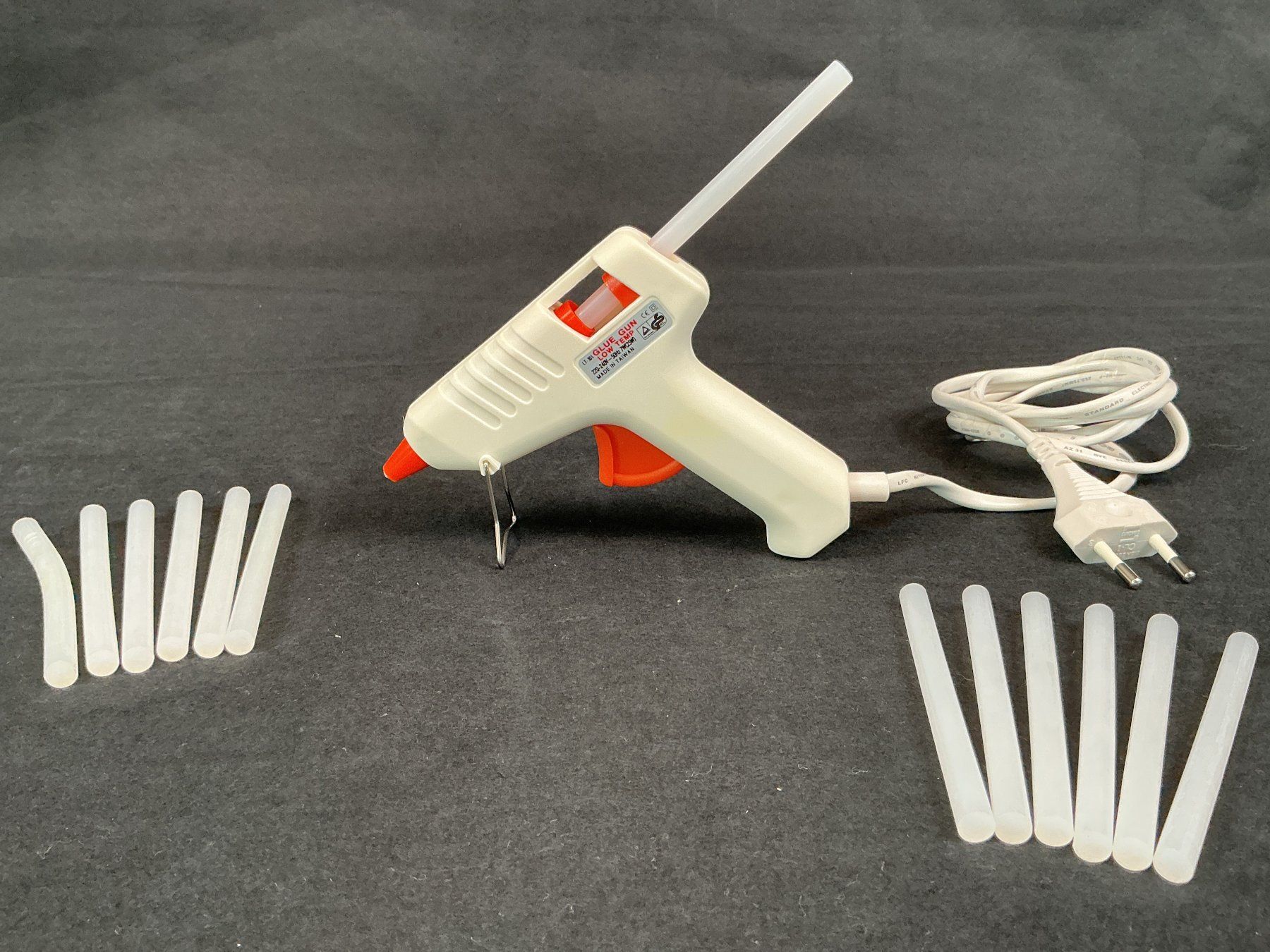 Tutti gli attrezzi: GLUE GUN Heissleimpistole – Usato da Richterswil venduto da Restwert_Richterswil