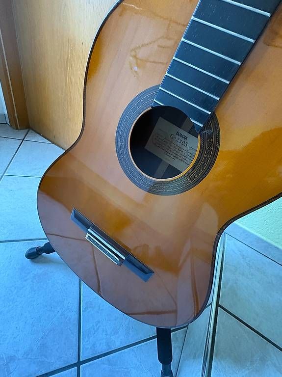 Strumenti musicali: Konzert Gitarre – Usato da Egnach venduto da eliseos