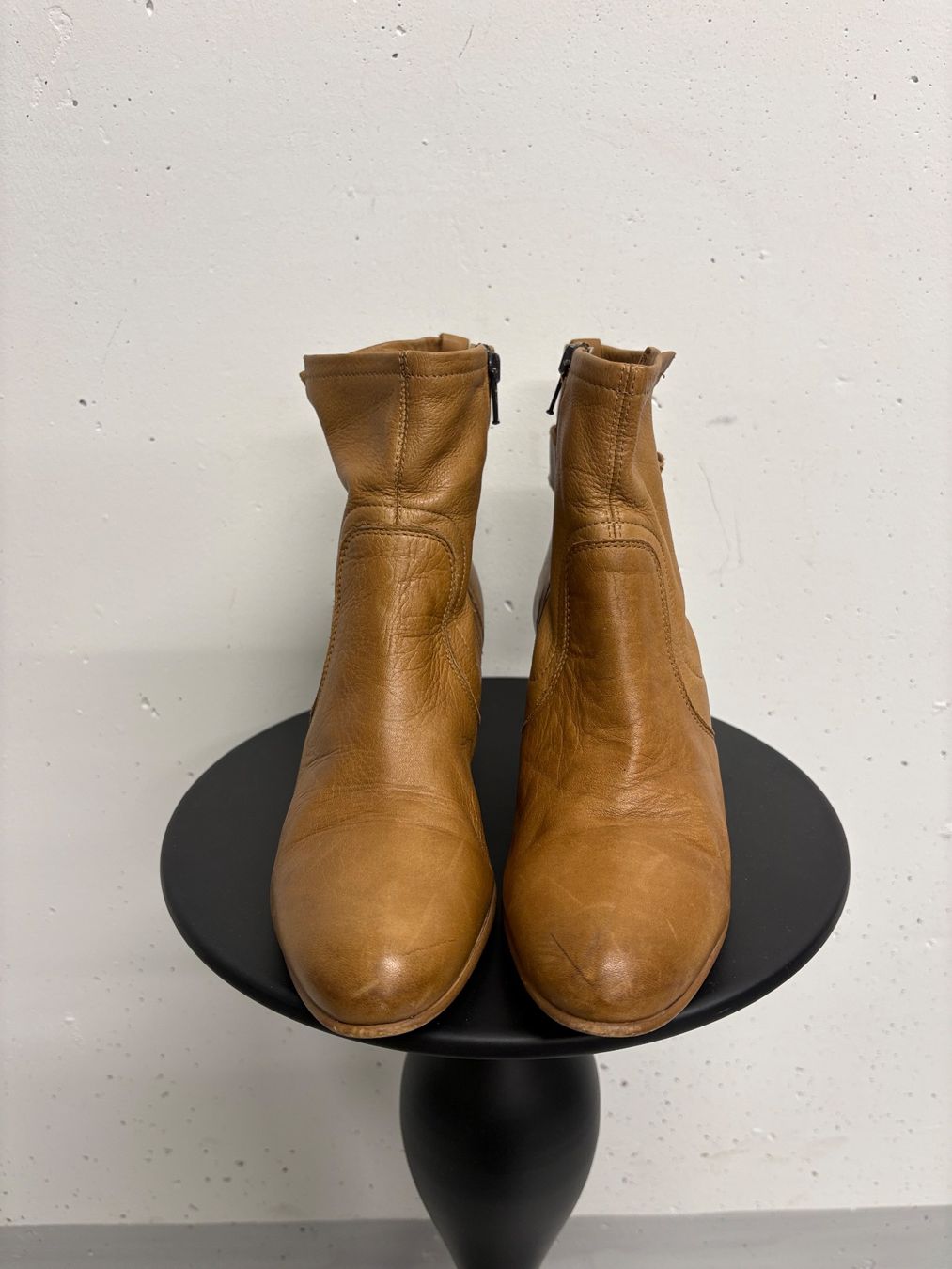 Bugatti Scarpe da donna: Bugatti Braune Lederstiefeletten Gr. 41 – Usato da Regensdorf venduto da secondchancefashion 2