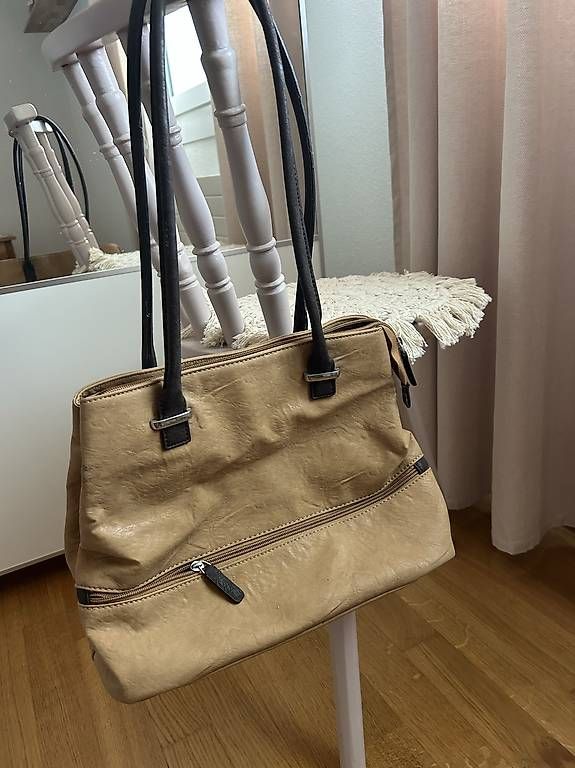 Taschen für Damen: Tasche – Gebraucht aus Schüpfheim von car_7slp