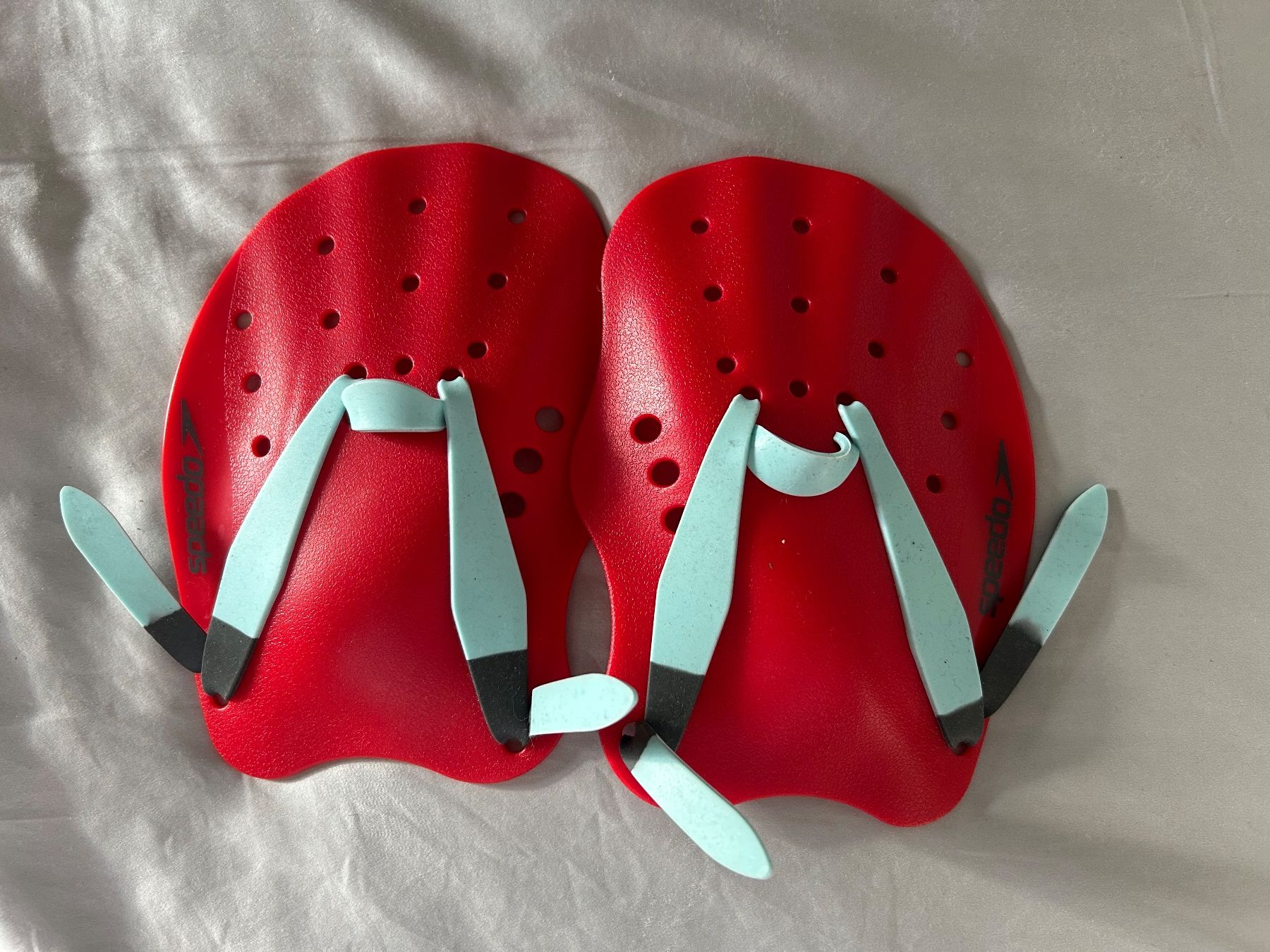 Palmes, Masques & Tubas: Speedo Schwimm Tech Paddles rot neu – D'occasion à Männedorf par sar_26gy