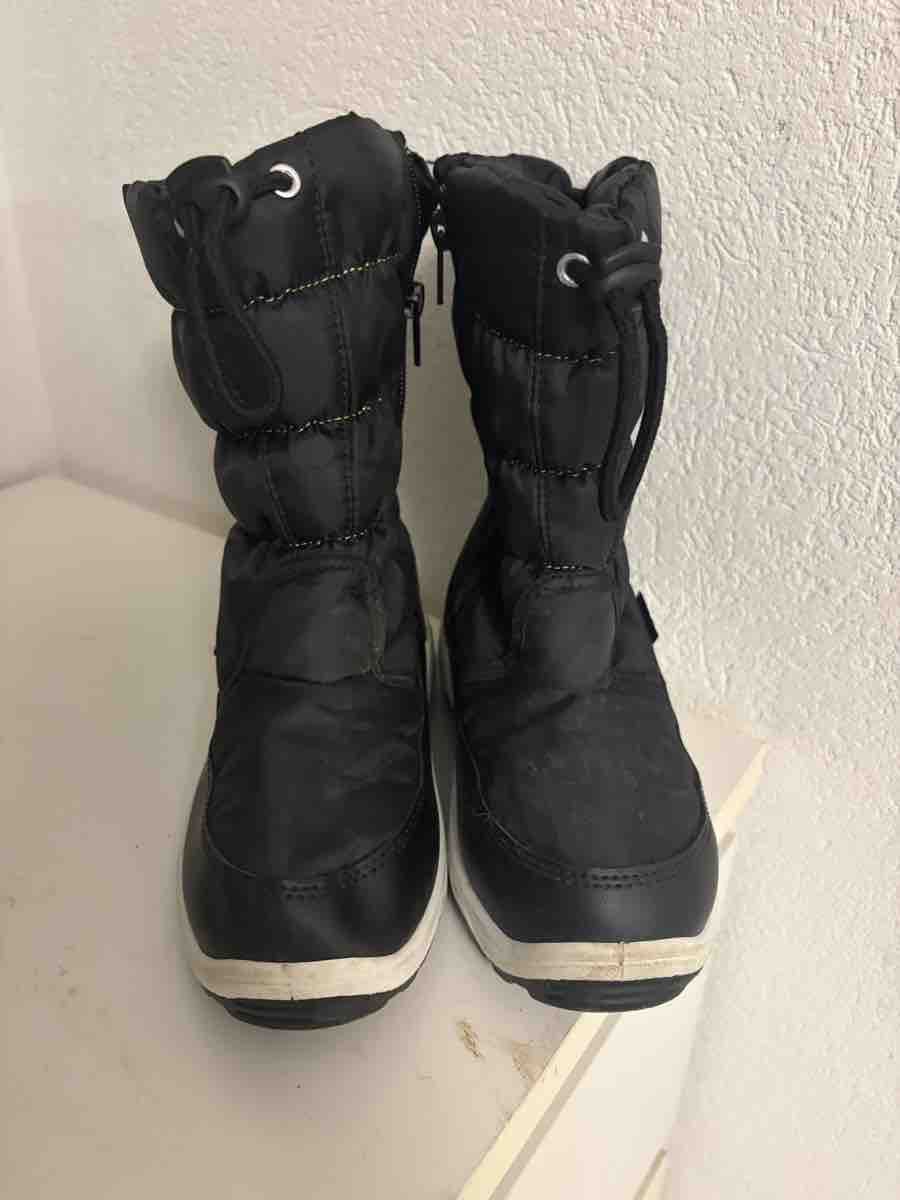 Scarpe per ragazzi: Kinder Winterschuhe schwarz Grösse 30 – Usato da Röschenz venduto da rah_8hkj 1