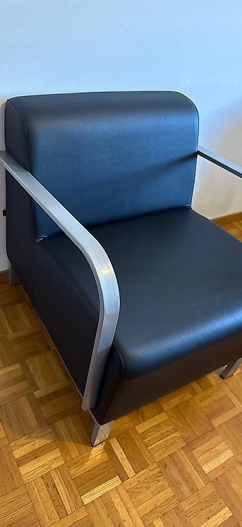 Poltrone: Fauteuil INCLASS noir – Usato da La Tour-de-Trême venduto da gan_5k85 4