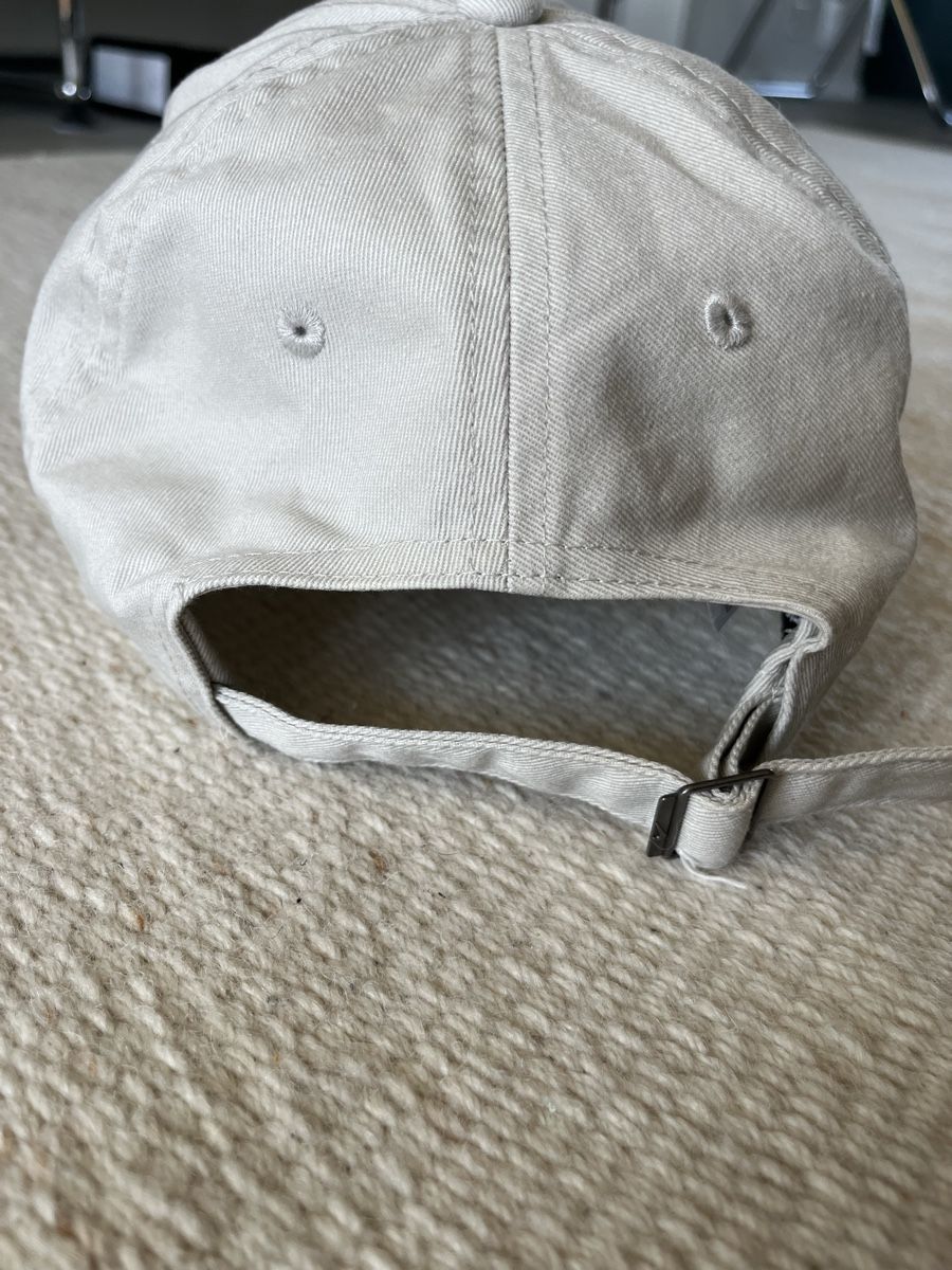 Nike Hüte, Mützen & Caps: Nike Cap beige – Gebraucht aus Zürich von BuyHappinessNow 1